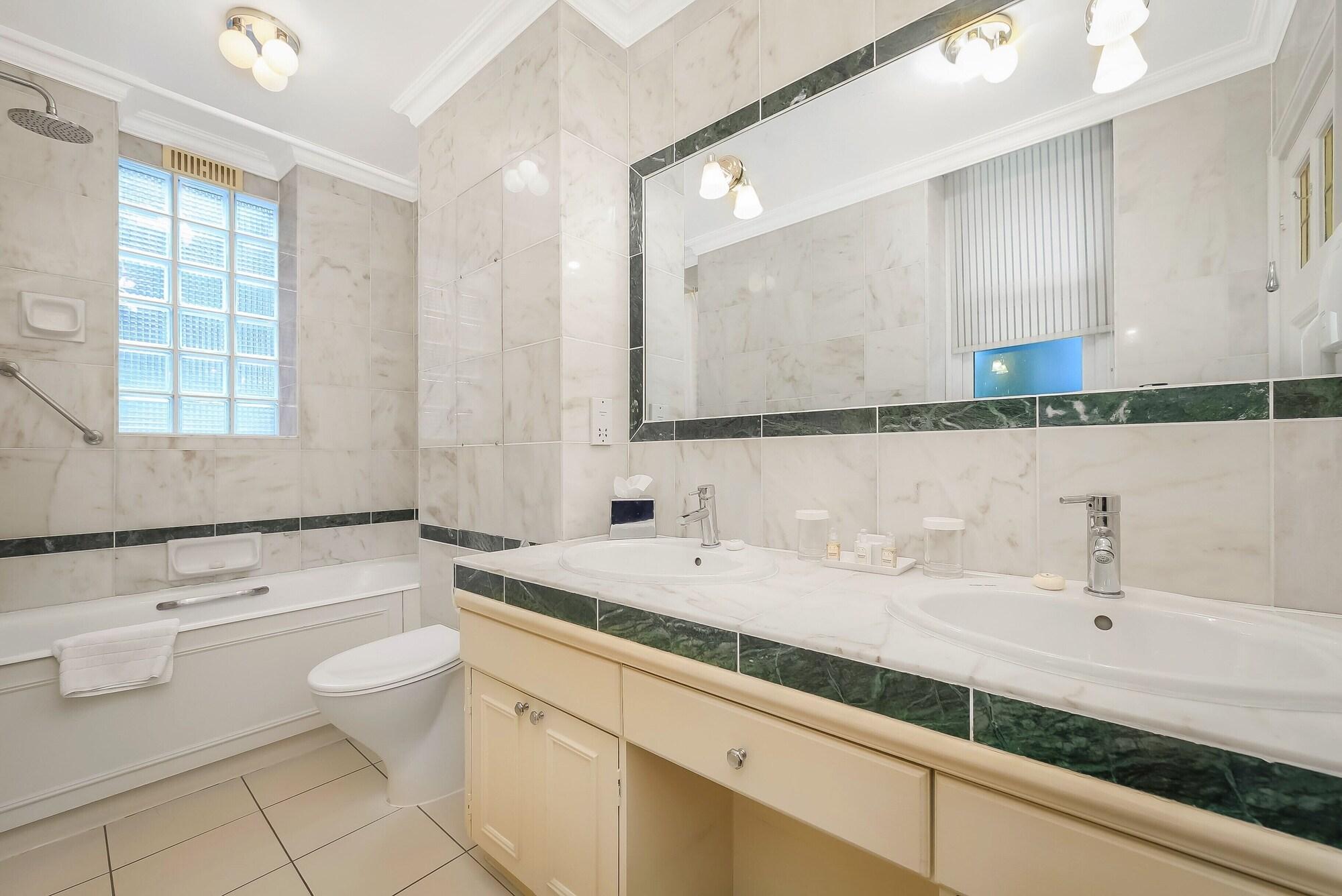 44 Curzon Street By Mansley Londres